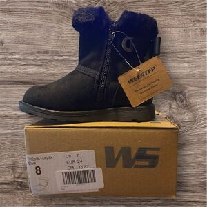 Black Ankle Boots with Fur Lining and Sturdy Sole